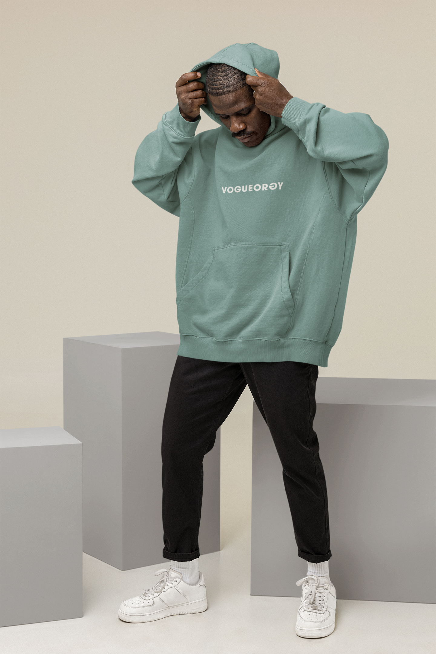 VOGUEORGY ESSENTIAL OVERSIZED HOODIE