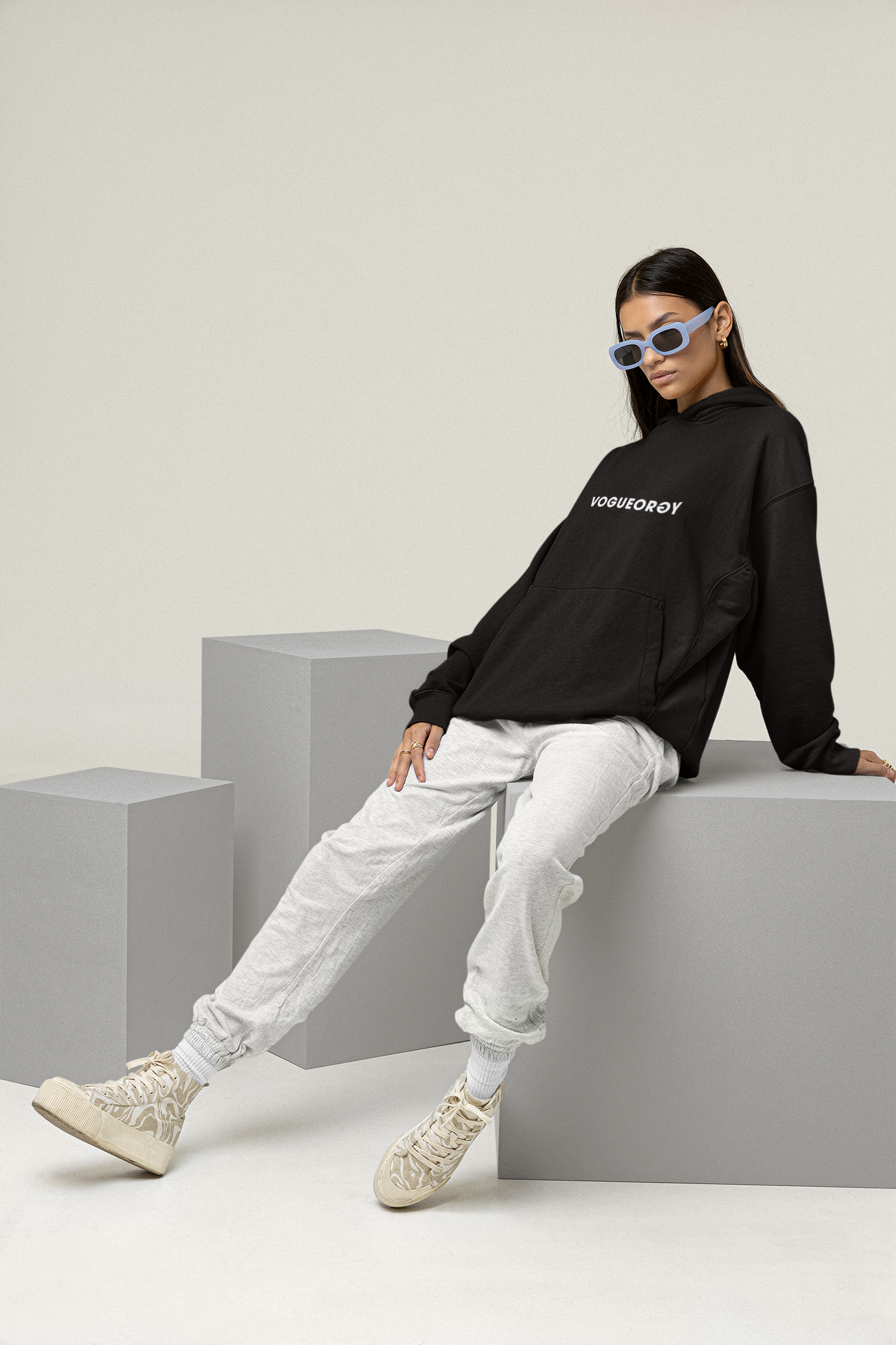 VOGUEORGY ESSENTIAL OVERSIZED HOODIE