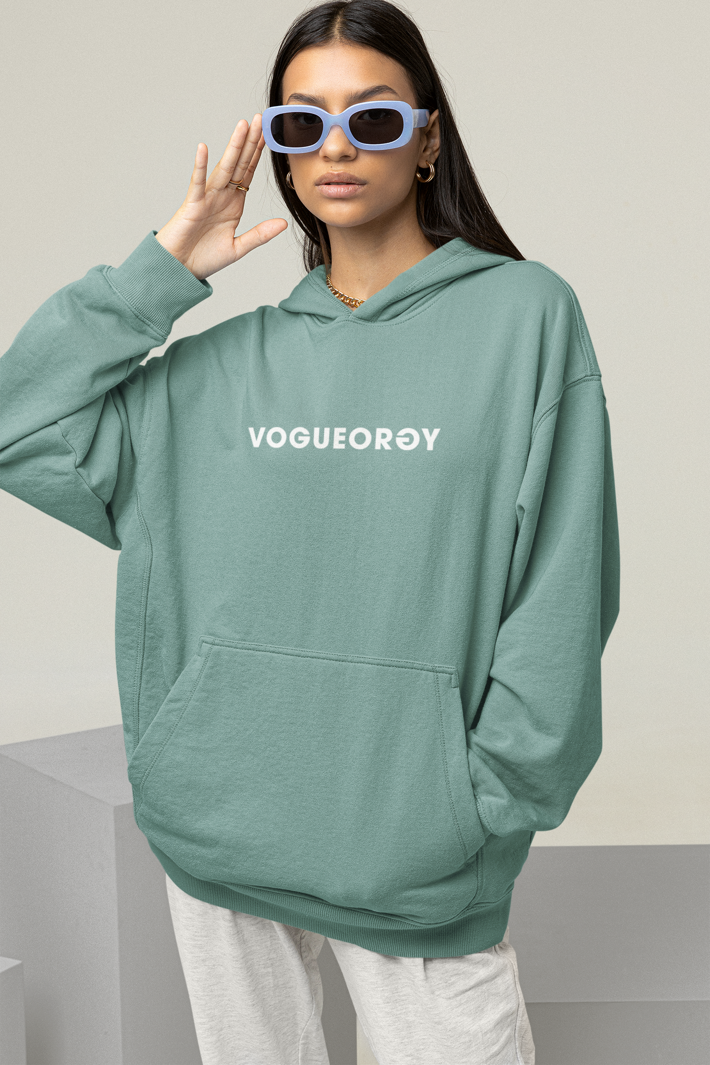 VOGUEORGY ESSENTIAL OVERSIZED HOODIE