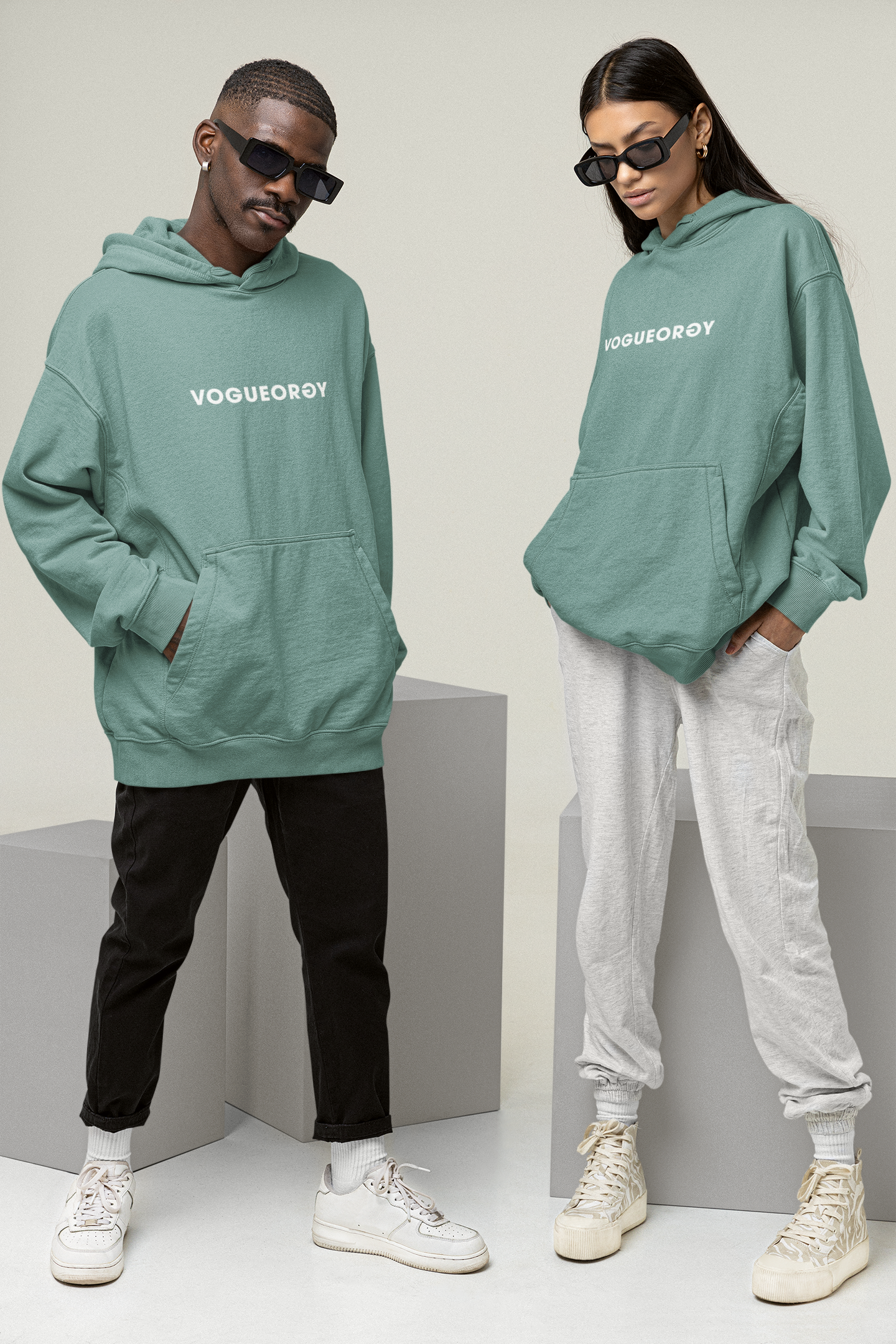 VOGUEORGY ESSENTIAL OVERSIZED HOODIE
